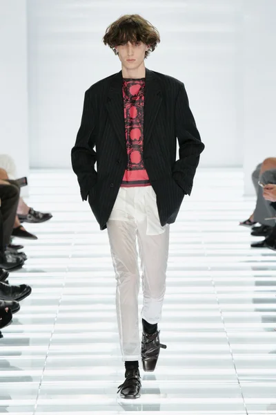 Look 32